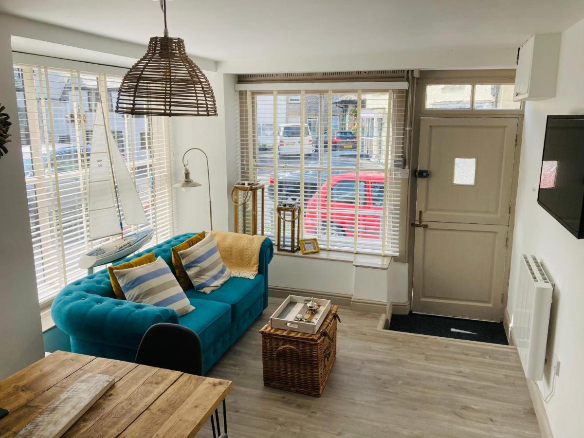 "Prospect House" - Two Private Apartments In This 17Th Century Cottage - Apartment 2 Has A Kids Cabin Bunk Room - Book Both Apartments For One Large House With Connecting Door In Lobby - Public Parking Outside 西卢港 外观 照片
